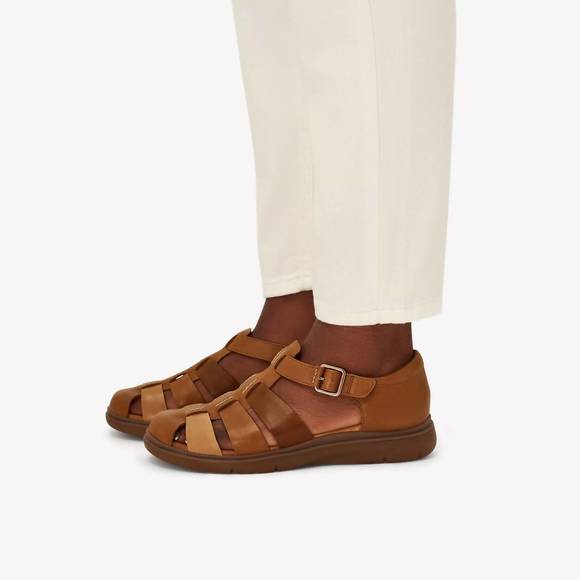 NEW CLARKS women's certina sun sandals in dark tan - Picture 1 of 3